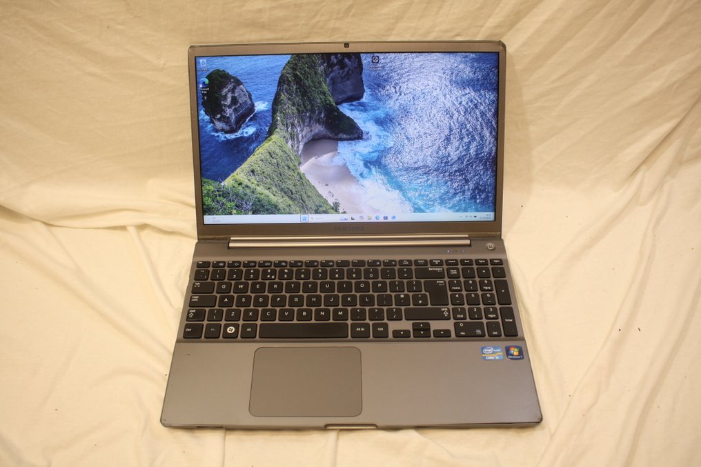 Nice find: Samsung Series 7 Chrono 700z - Intel Core i5 2.5Ghz CPU, 8GB RAM, 128GB SSD, Windows 11 - Bærbar computer #1.0