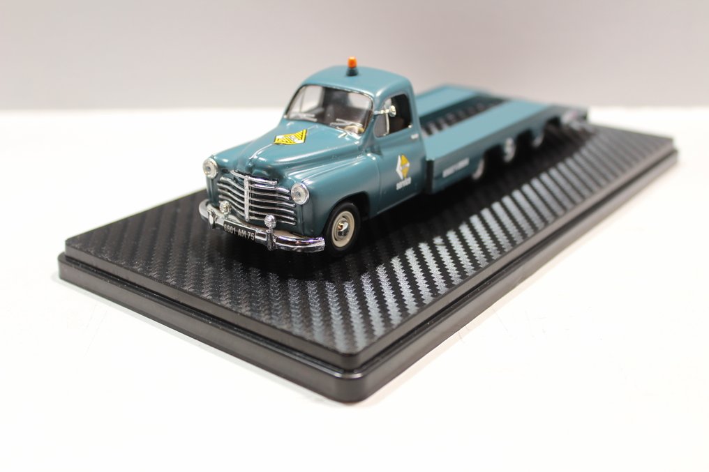 AM.71 1:43 - Model car - Renault Colorale porte-voiture/dépannage 1/43. - artisan model #1.0