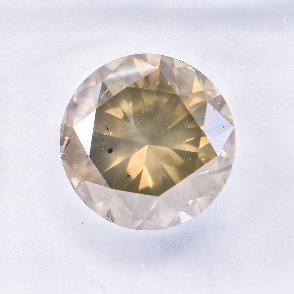 Sans prix de réserve - 1 pcs Diamant (Couleur naturelle) - 2.02 ct - Rond - Fancy Brunâtre, Verdâtre Jaune - I1 - International Gemological Institute (IGI) - VG #3.2