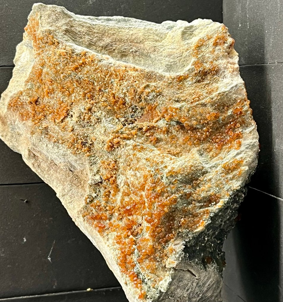 Εσσονίτης Τραχύς - Ύψος: 14 cm - Πλάτος: 10 cm- 800 g - (1) #3.2