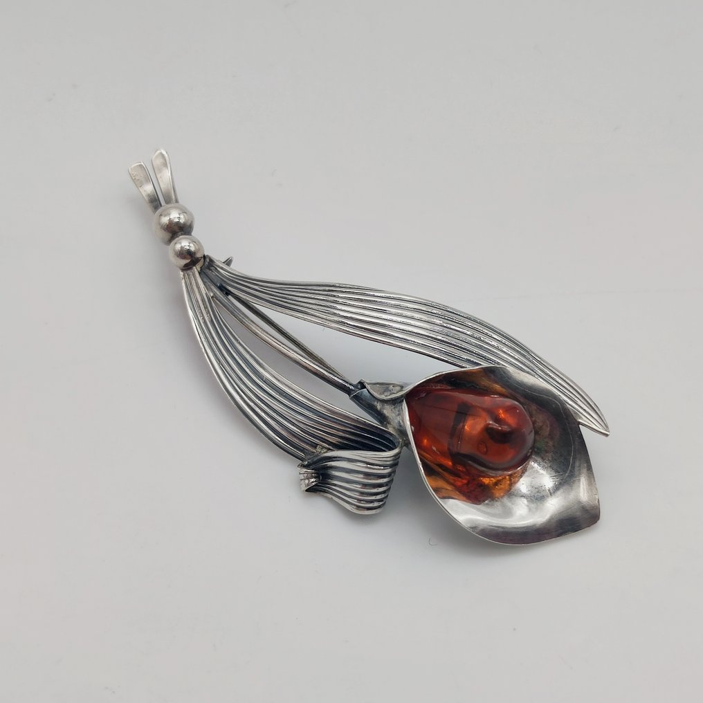 Ingen mindstepris - Niels Erik From - Broche Sølv Rav #1.0