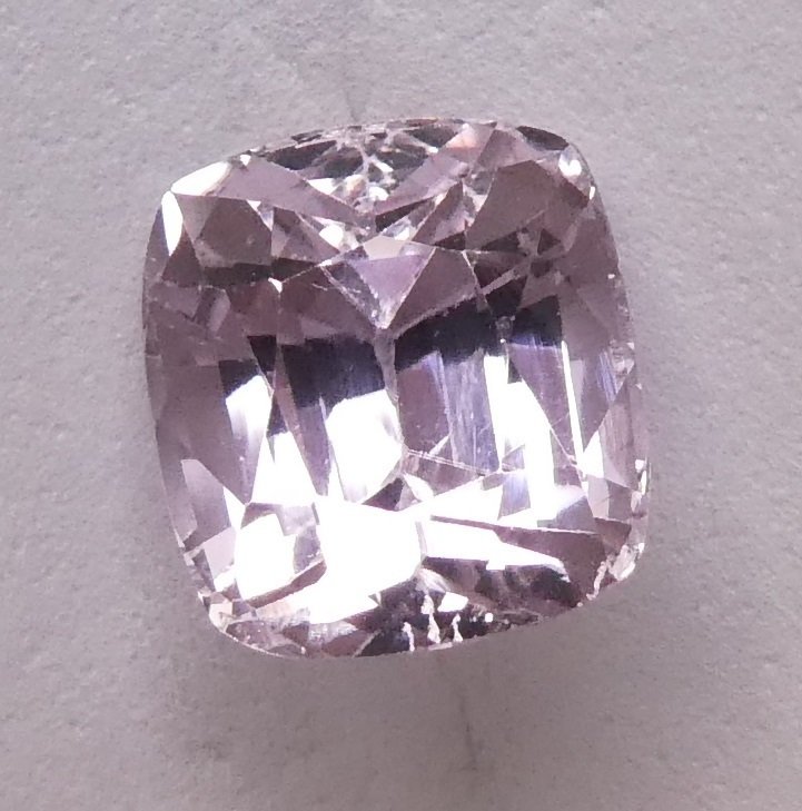 No reserve price Kunzite  - 4.76 ct - Instituto Gemólogico Español (IGE) #1.0
