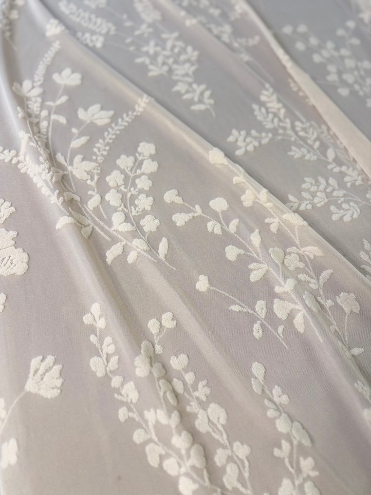 珍贵的窗帘面料，浮雕刺绣花卉藤蔓图案 - 窗帘面料  - 2.85 m - 1.38 m #1.0