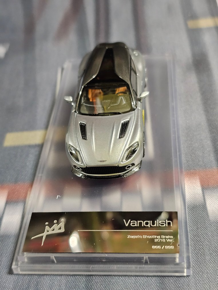 King Model, Hot Wheels, Majorette, Maisto, Matchbox 1:64 - Model car - Aston Martin Vanquish - King Model 1:64 - Detailed Model with Display Base #2.1