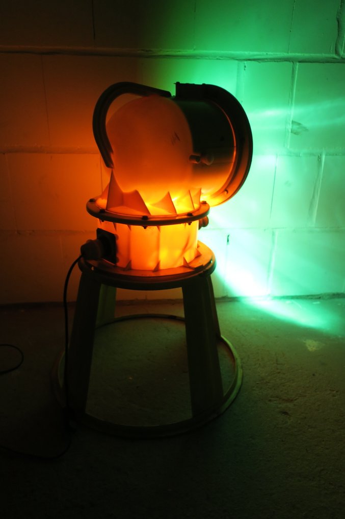 Φωτιστικό δαπέδου - Γυαλί, Χάλυβας, Αλουμίνιο, Πλαστικό - Φωτισμός διαδρόμου από στρατιωτικό αεροδρόμιο. #3.2