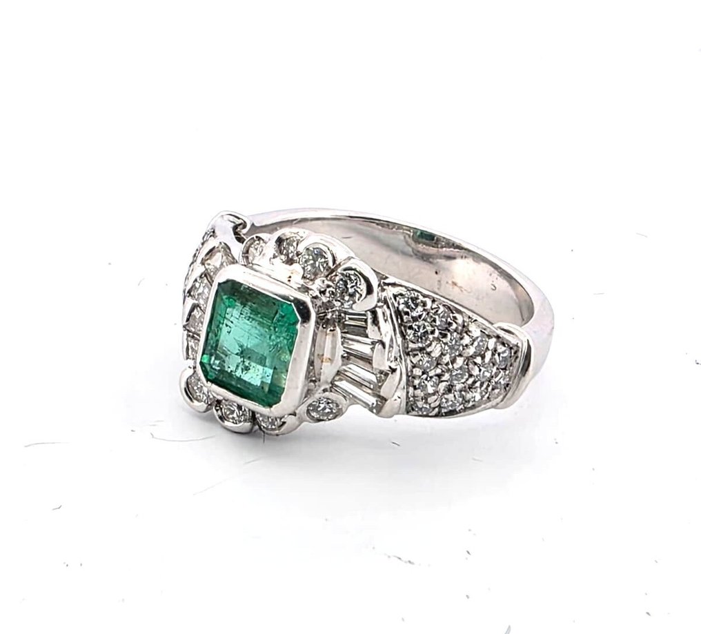 Ring - 18 kt Weißgold -  1.70ct. tw. Smaragd - Diamant #3.2