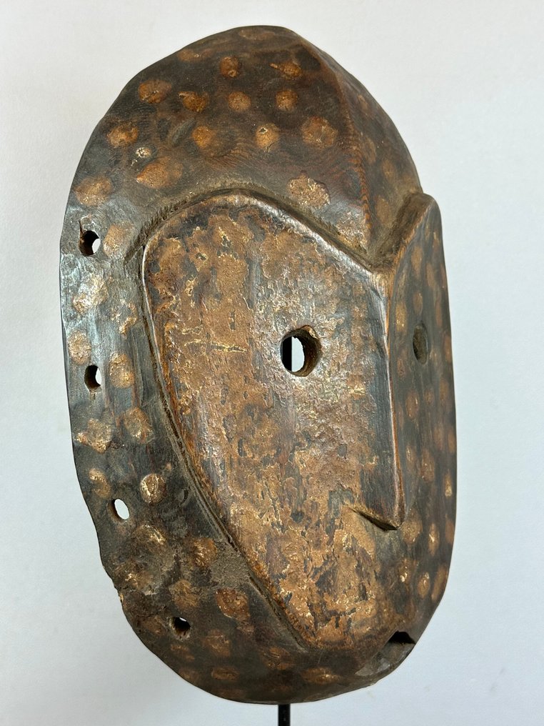带证书；旧非洲Kumu面具 - 刚果。  (沒有保留價) #1.0