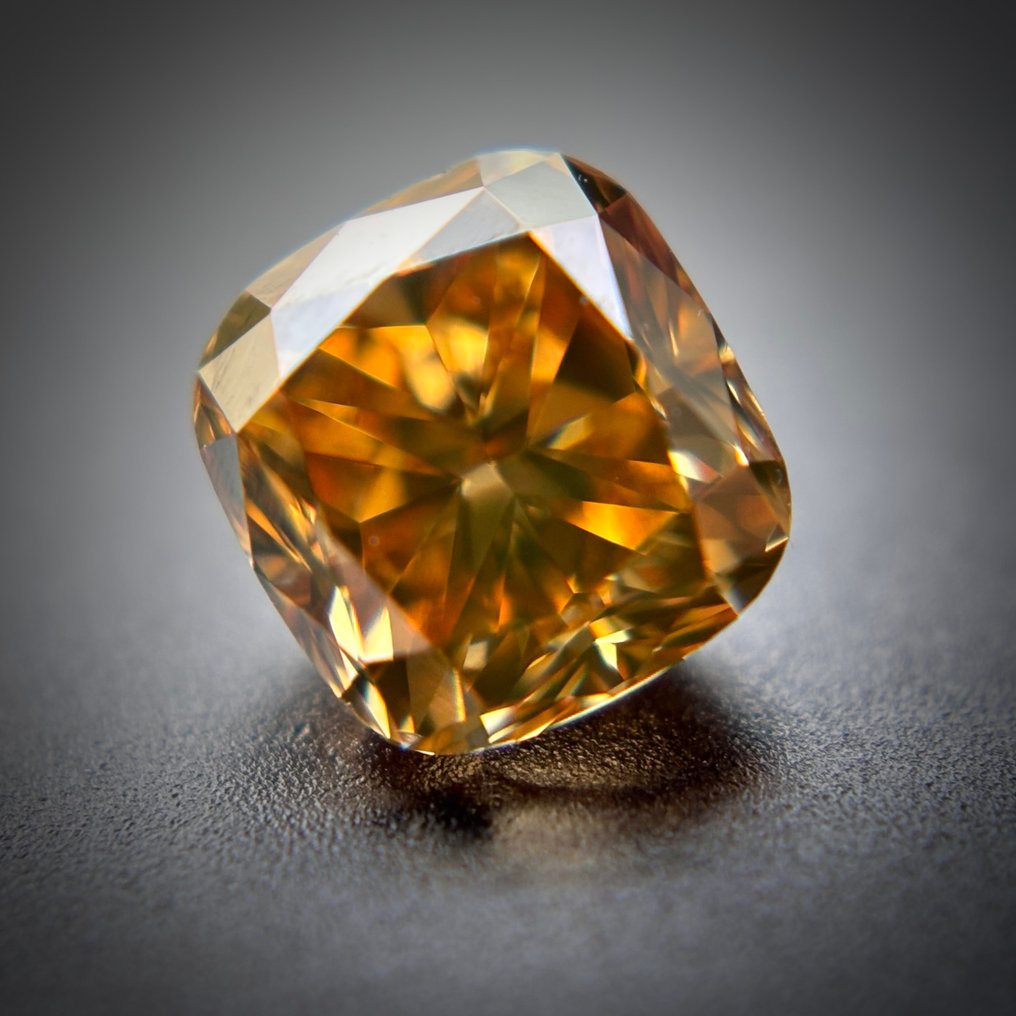 1 pcs Diamond  (Natural coloured)  - 0.52 ct - Cushion - Fancy intense Yellowish, Brownish Orange - VS1 - Antwerp Laboratory for Gemstone Testing (ALGT) #1.0