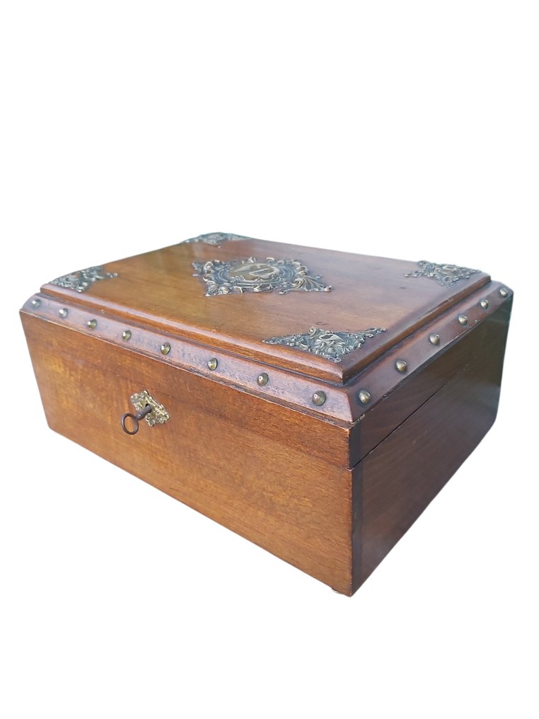 Dans le style Befort jeune - Storage trunk - Noble wood #3.2