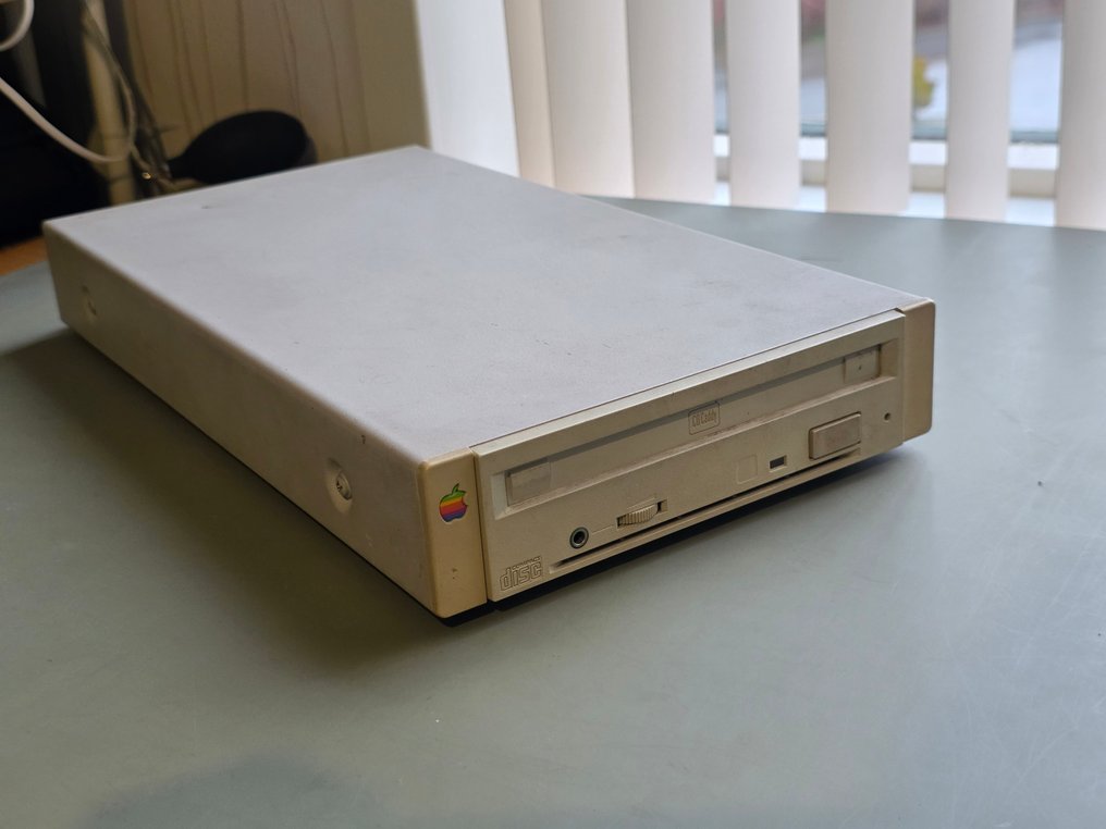 Apple CD300 + HDI-20 External + Macintosh Hard Disk 20 - Macintosh #1.0