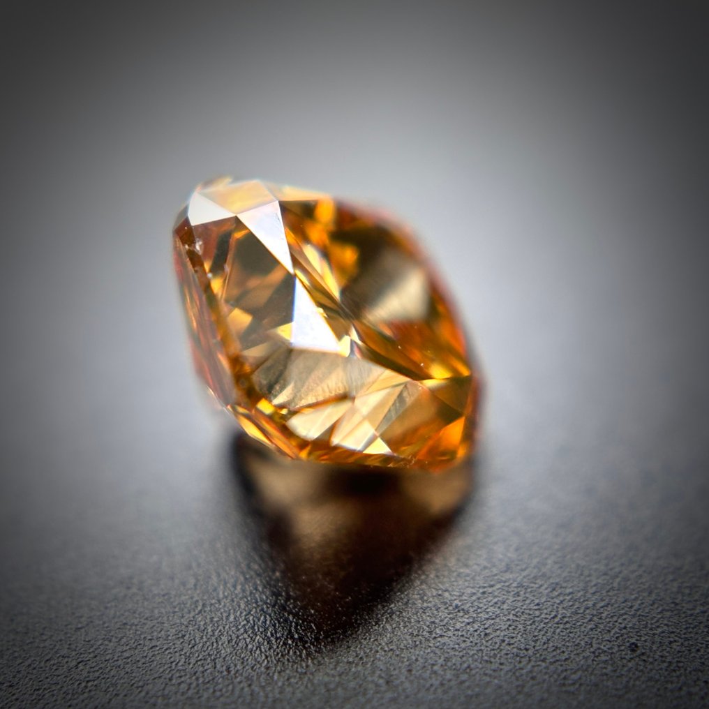 1 pcs Diamond  (Natural coloured)  - 0.52 ct - Cushion - Fancy intense Yellowish, Brownish Orange - VS1 - Antwerp Laboratory for Gemstone Testing (ALGT) #3.2