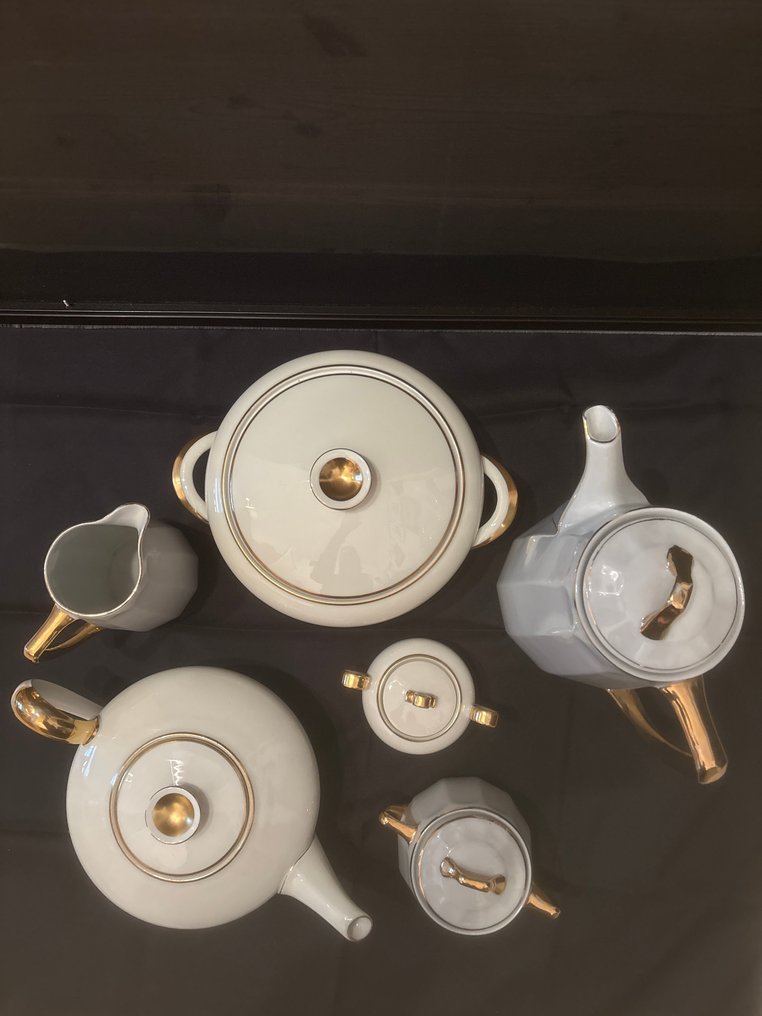KPM - Kaffe- och teservis (5) - Kaffe/Teekanne/Terrine - Porslin - Krämfärgad guldfärgad servis #1.0