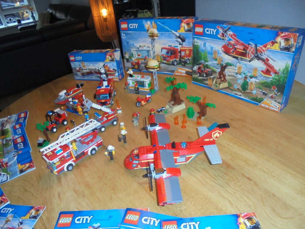 Lego Conjunto - Cidade - Brandweer met Dozen 60213 - 60214 - 60217. #2.1