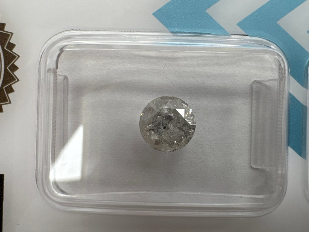 Fără preț de rezervă - 1 pcs Diamant (Natural) - 0.93 ct - Rotund - K - I2 - IGI (Institutul gemologic internațional) - Gri palid #1.0