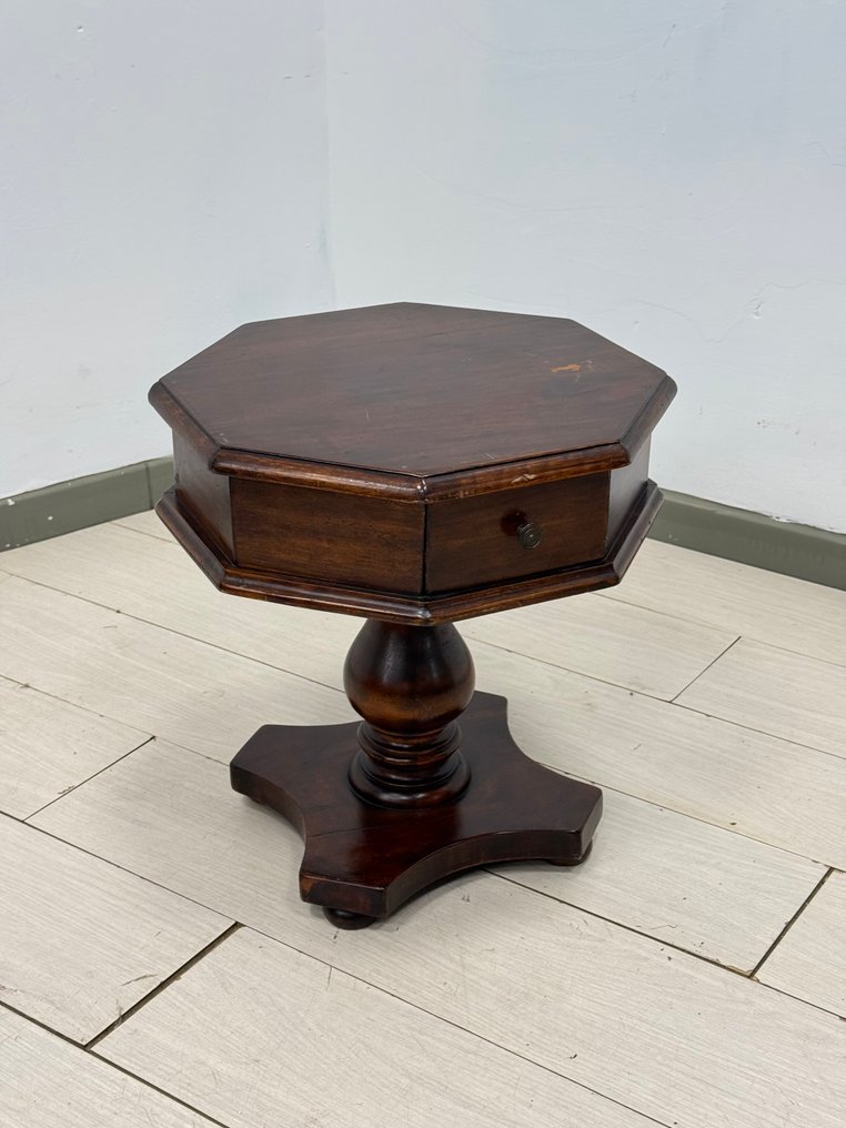 Centre table - Walnut - End of the 20th century #1.0