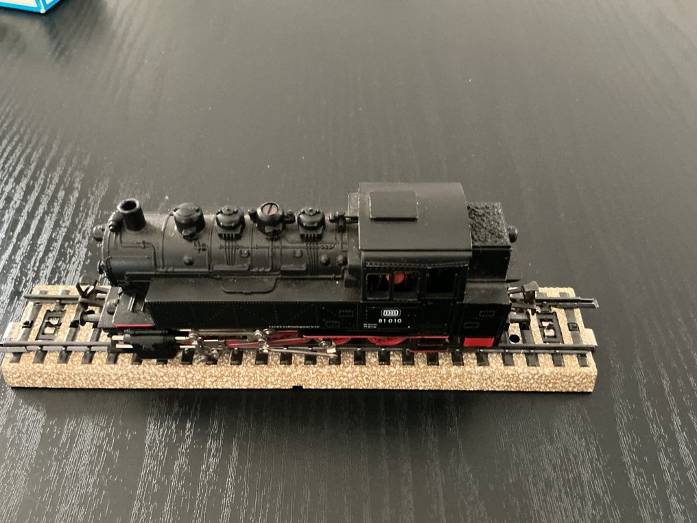 Märklin H0 - 4624 und 3032 - Treinset (2) - Loknummer 81 010 op loc; originele verpakking van de wagen aanwezig. - DB #3.2