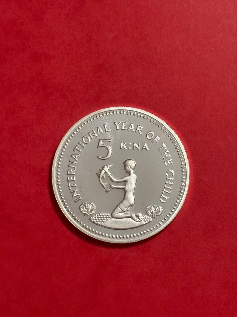 Papua New Guinea. 5 Kina 1981 (No reserve price) #1.0