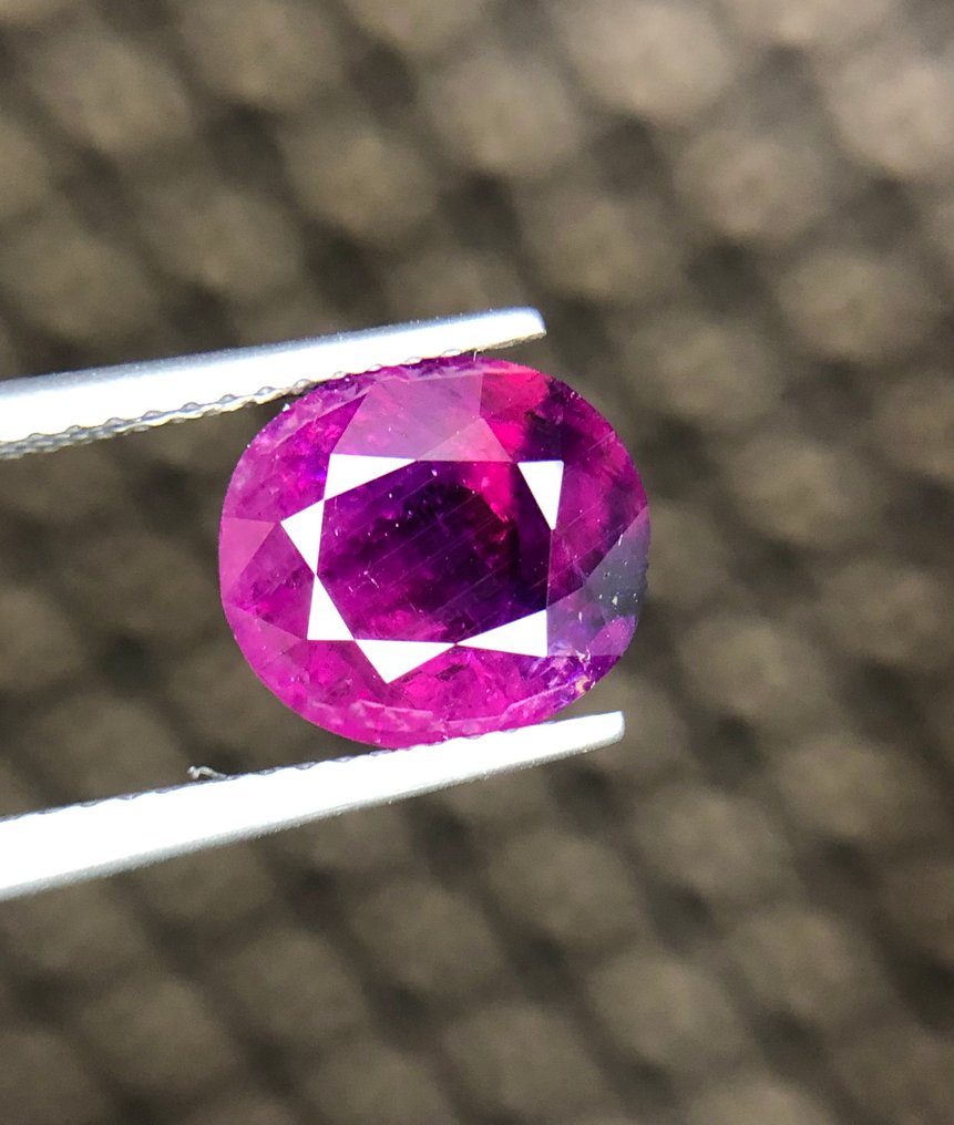 χωρίς τιμή ασφαλείας Δίχρωμο Ζαφείρι - 3.90 ct - Διεθνής Ένωση Έγχρωμων Πολύτιμων Λίθων (ICA GemLab) - Φυσικός δίχρωμος ζαφείρης #1.0