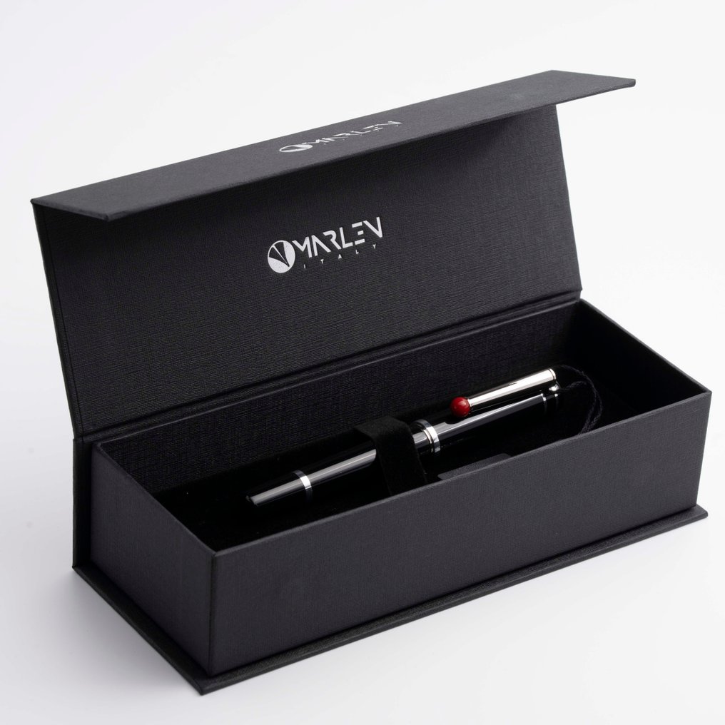 Marlen - Vanità - Edizione Speciale con cornetto portafortuna, nascosto nella clip | Nera - 滾珠筆 #1.0