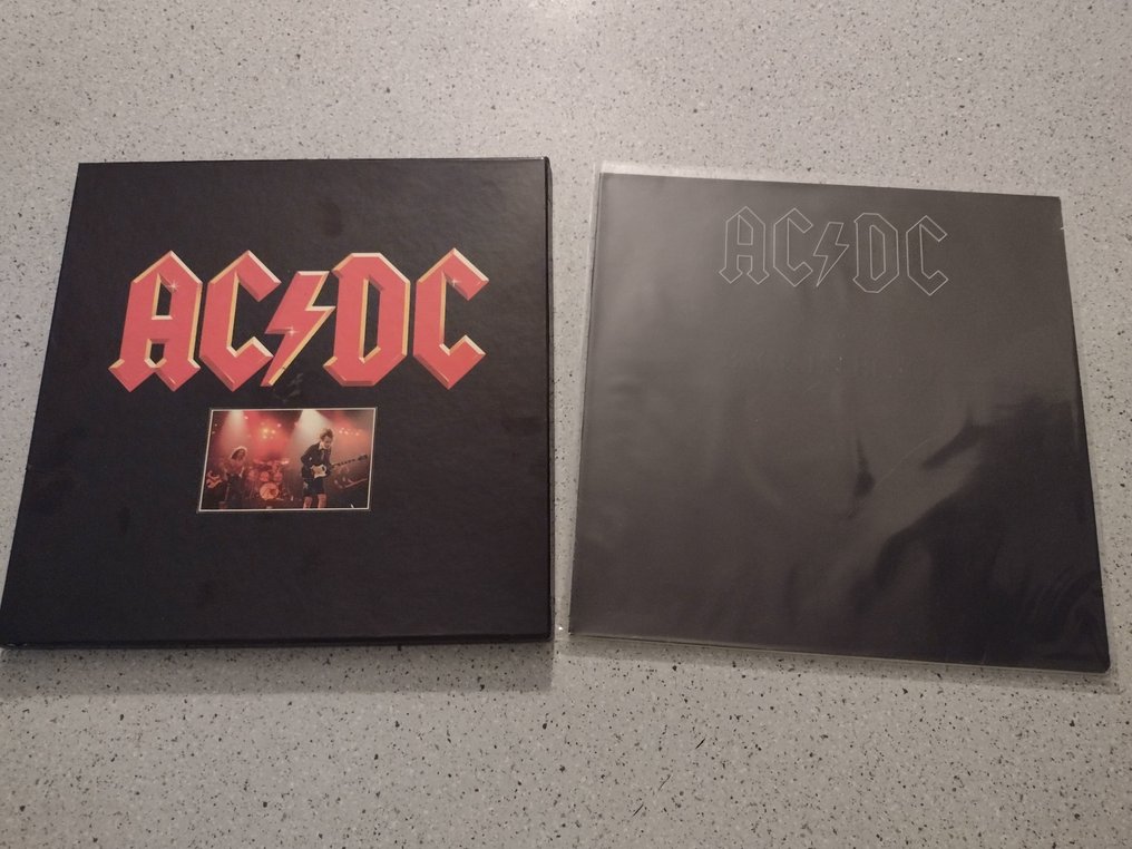 AC/DC - 3 record Box set (High Voltage/Powerage/Let There Be Rock!) - PLUS Back in Black - Différents titres - Disque vinyle - Réédition, Repressage - 1986 #1.0