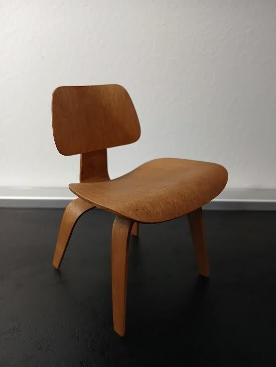 Vitra, Vitra Design Museum - Charles & Ray Eames - Stoel - DCW - Hout, Multiplex - Miniatuur #1.0