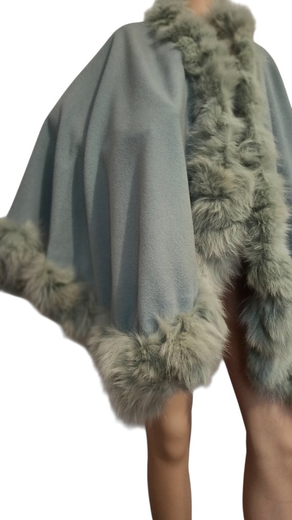 Artisan Furrier - Cape #3.2