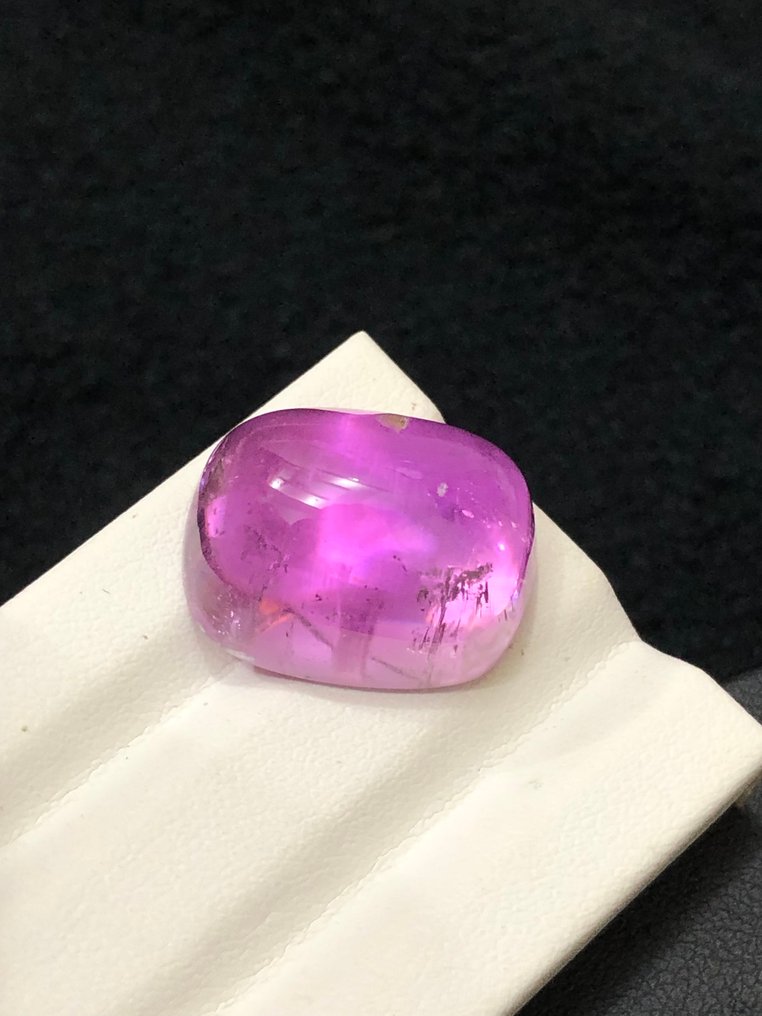 Nincs minimálár - 1 pcs Lila Kunzit - 30.15 ct - Nemzetközi Gemmológiai Intézet (IGI) #1.0