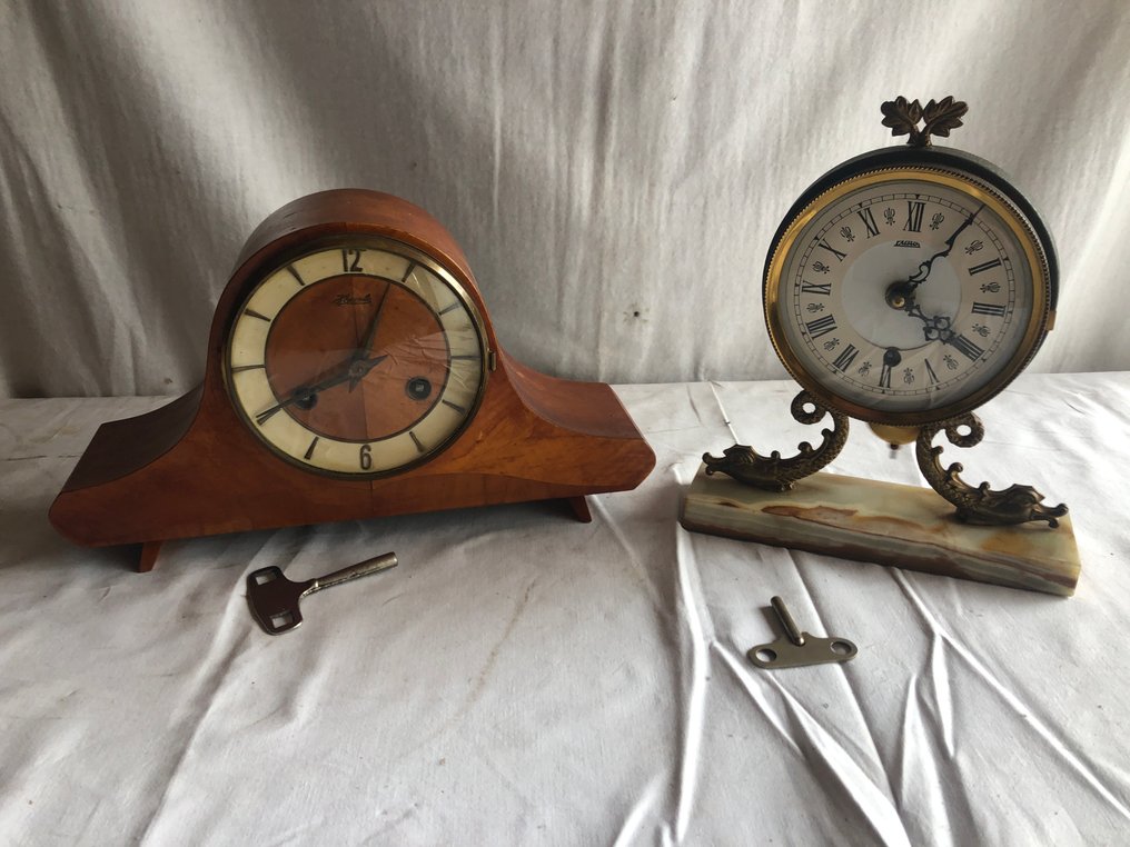 Table clock  (2) - FHS Franz Hermle & Sohn -   Bronze, Wood, Copper - 1970-1980 #1.0