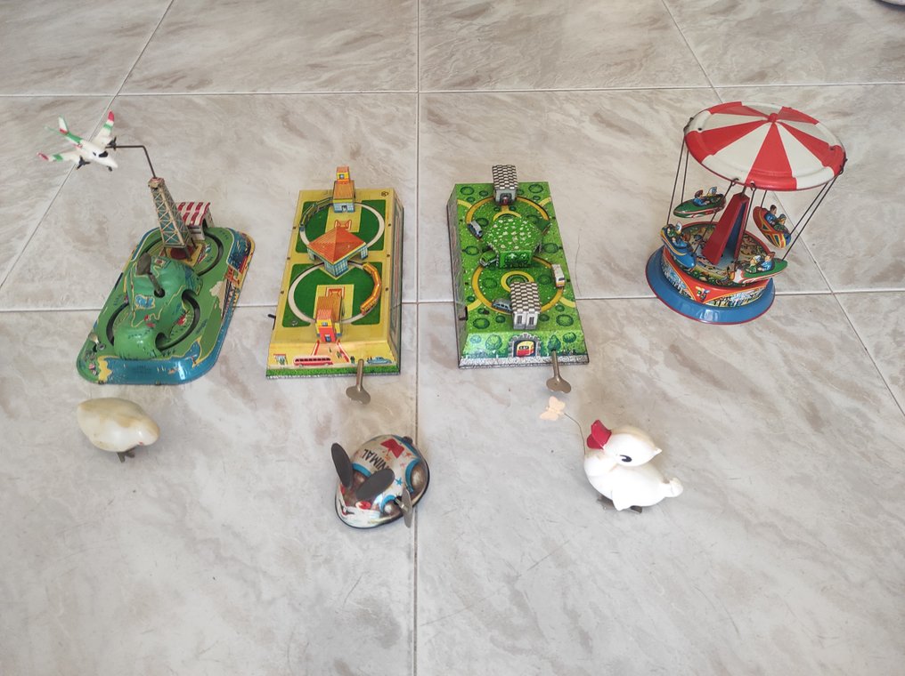 Various Manufacturers - 鐵皮玩具 - Collection Of Tin Toys, Various Examples - 中國 #1.0