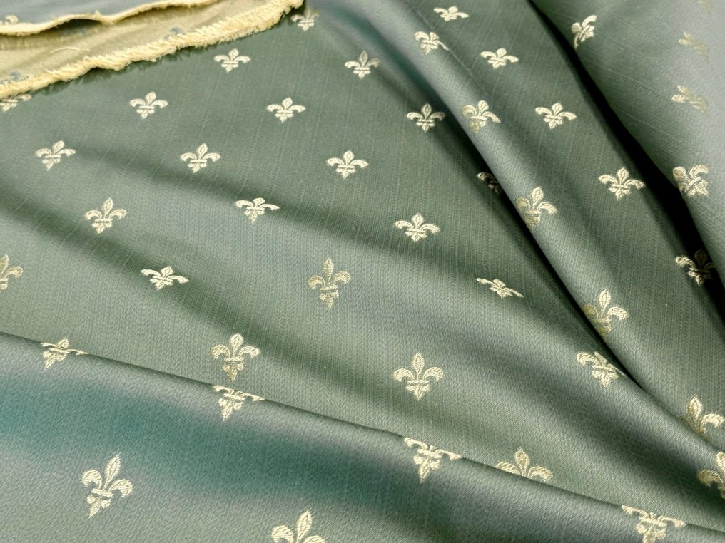 Jacquard clássico com lírios estilizados para móveis de prestígio - Tecido para estofos - 2.3 m - 2.8 m #2.1