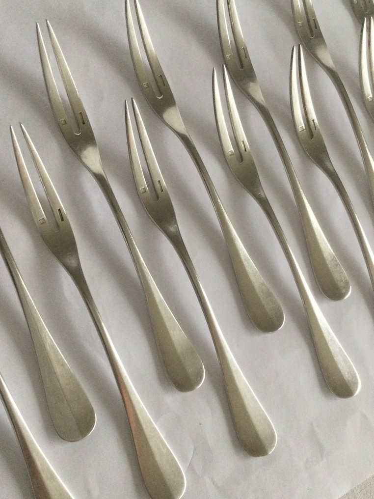 Orfèvrerie Christofle Paris , vorkjes voor het degusteren van zeevruchten of Wijngaardslakken - Bestekset (12) - Verzilverd #1.0