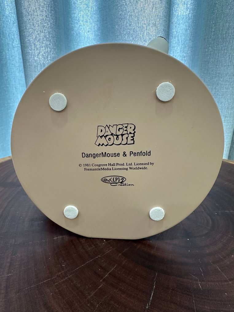 Cosgrove Hall Prod. Ltd.; FremantleMedia Licensing Worldwide - Danger Mouse - 1 - Danger Mouse & Penfold #3.2