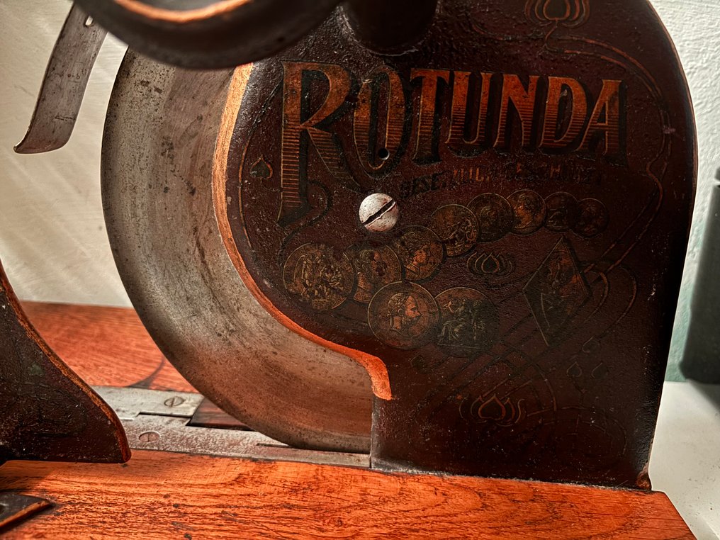 Bread slicer - Metal, Wood - Rotunda #1.0