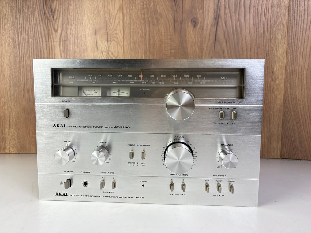 Akai - AM-2250 Solid state integrated amplifier, AT-2250 Tuner - Stereo set #3.2