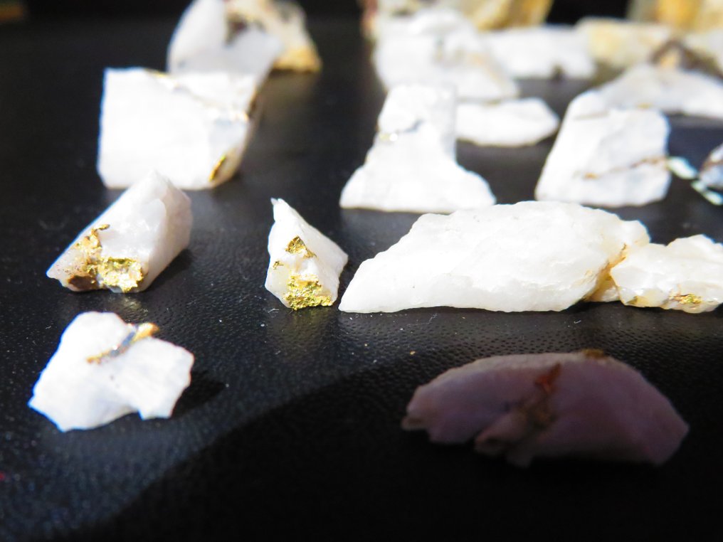 Gold Kristalle auf Muttergestein- 200 g - (44) #4.3