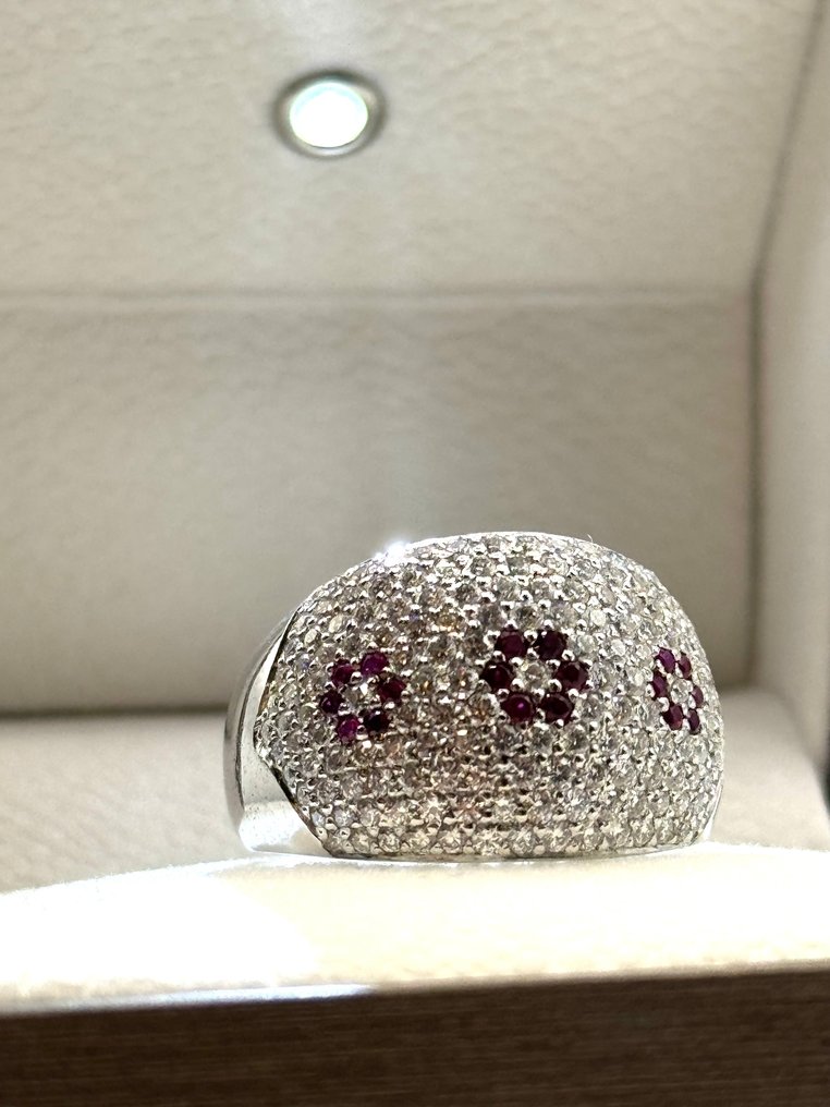 Ring - 18 kt. White gold - 2.70ct. tw. Diamond (Natural) - Ruby #3.2