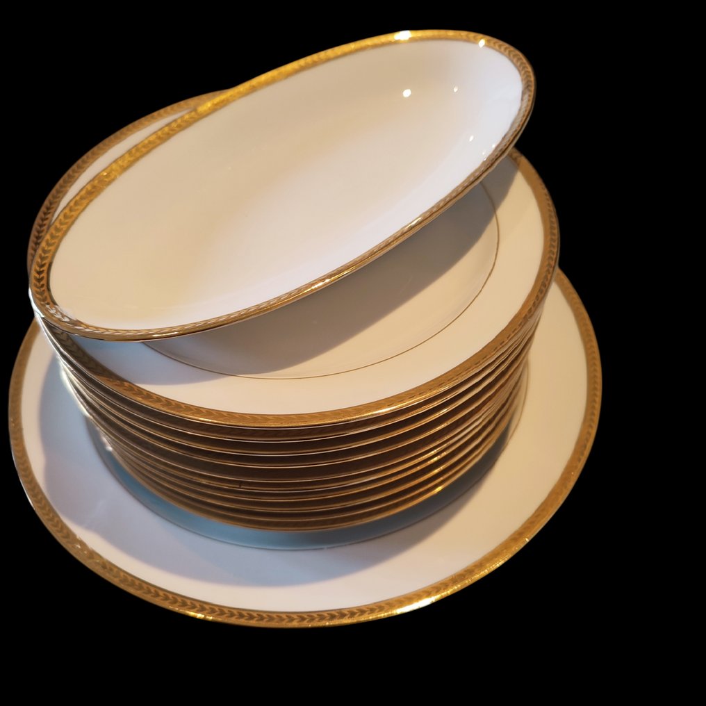 Limoges France “Seraphin” - Table service (12) - Royal gilding in Louis XV style - Fine porcelain from Limoges - Service for dinner #1.0