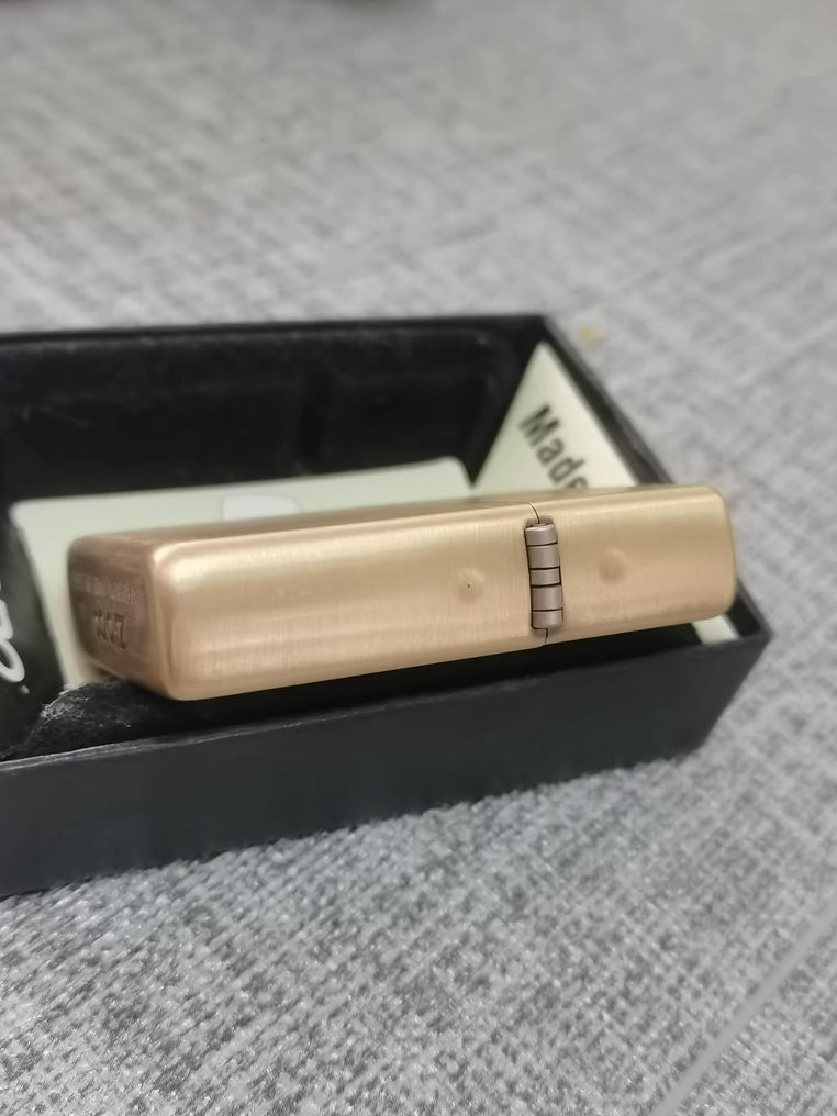 Zippo - Sexy Zippo. - Sem preço de reserva - Isqueiro - Latão #2.1