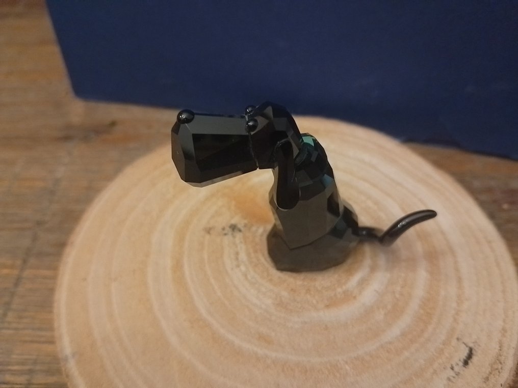 Swarovski - Figurine - Salvator - Dog - 935721 - Box + Certificate - Crystal #2.1