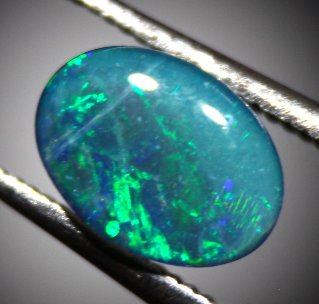 High Quality Australian Opal Triplet - Ct. 2.40 Cabochon - Height: 7 mm - Width: 5 mm- 0.48 g #4.3