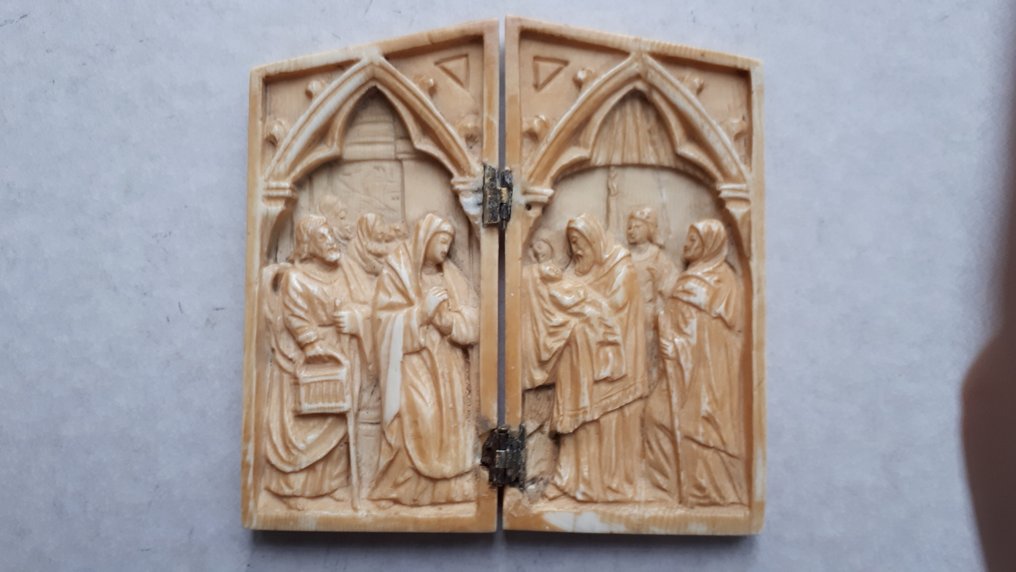 浮雕, Tweeluik: opdracht van Jezus in de tempel (zie Lucas 2,22-39) - 8.4 cm - 象牙 #1.0
