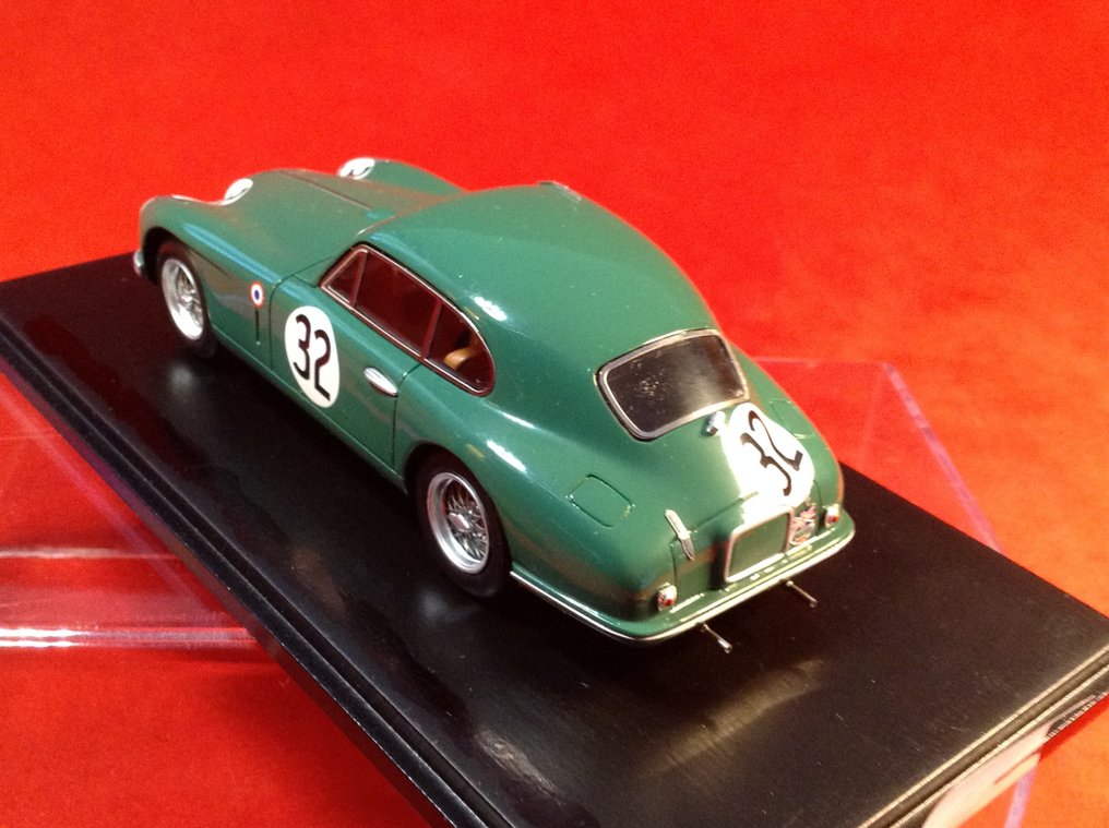 Spark 1:43 - 模型赛车 - ref. #S0596 Aston Martin DB2 Coupé Competition 7° Le Mans 1952 #32 - 优质限量版,如今难得一见 #3.2