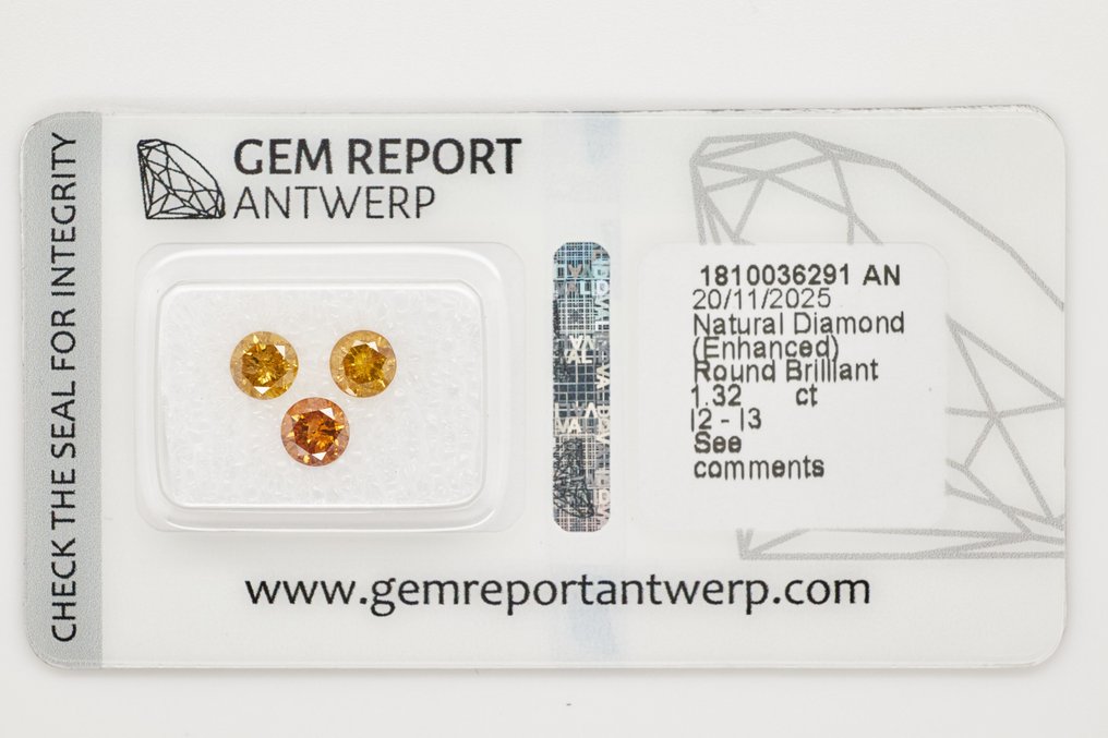 Ingen reservasjonspris - 3 pcs Diamant (Fargebehandlet) - 1.32 ct - Rund - I2, I3 - Edelstensrapport Antwerpen (GRA) #1.0