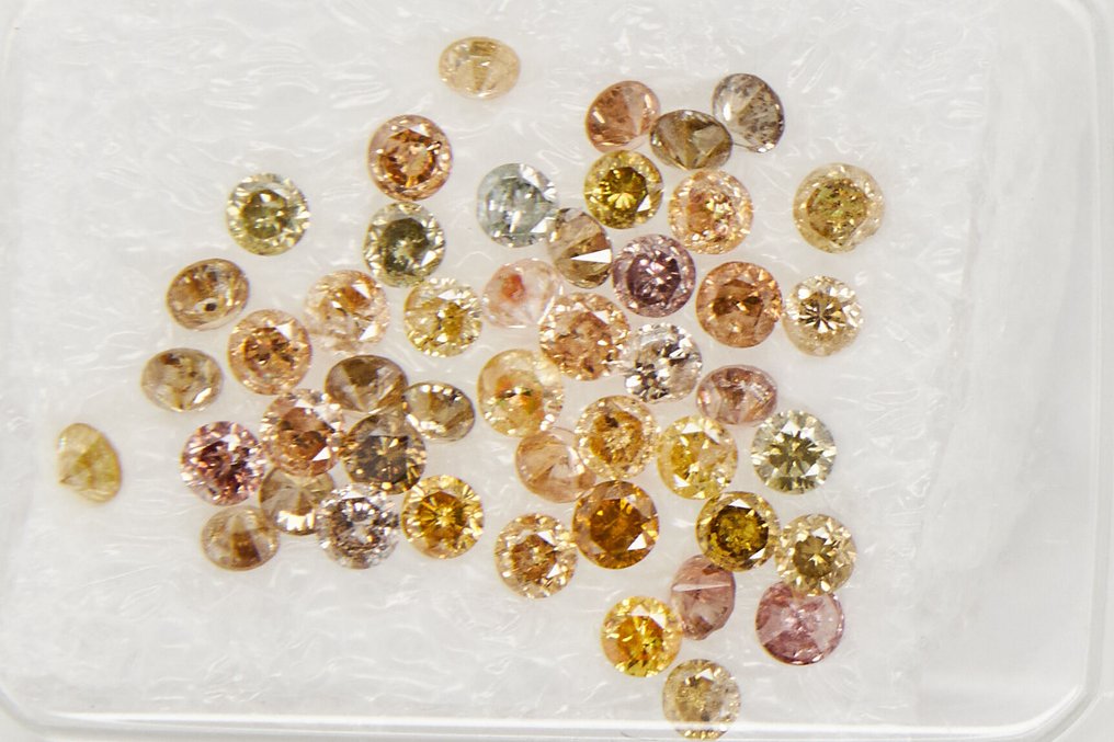 Zonder minimumprijs - 47 pcs Diamant  (Kleurbehandeld)  - 1.01 ct - Rond - P1, P2, I3 - Gem Report Antwerp (GRA) #1.0