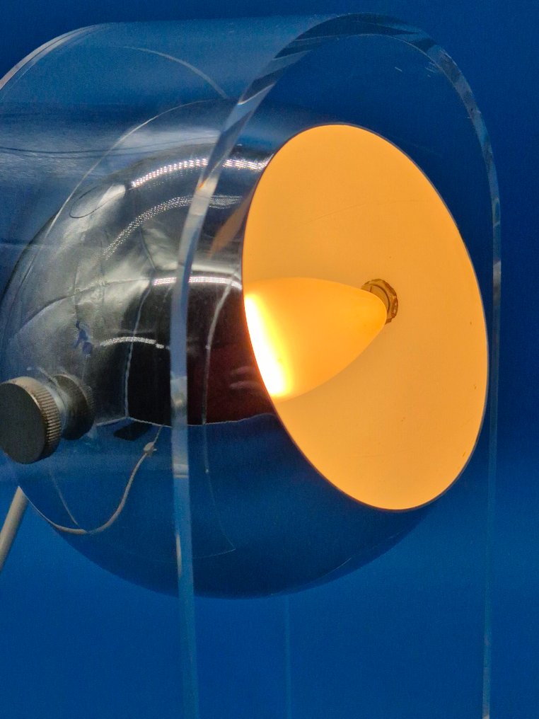 灯具 -  - 太空时代台灯——丙烯玻璃与金属 #2.1