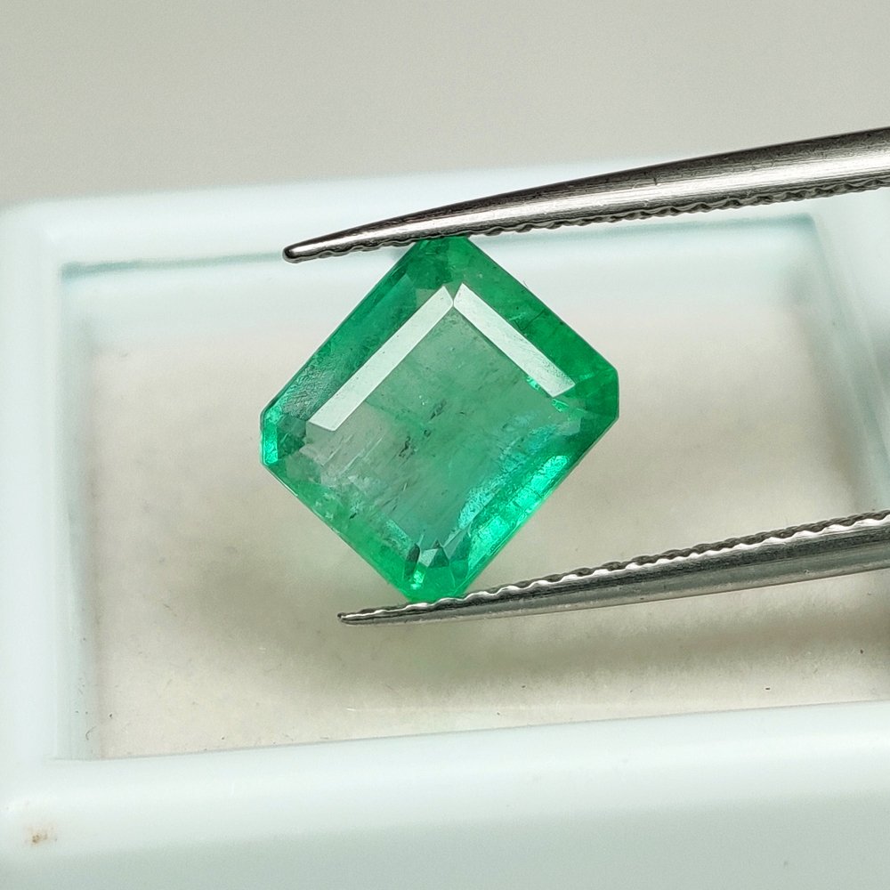 Green Emerald  - 2.59 ct - International Gemological Institute (IGI) - Zambia Mines ! #1.0