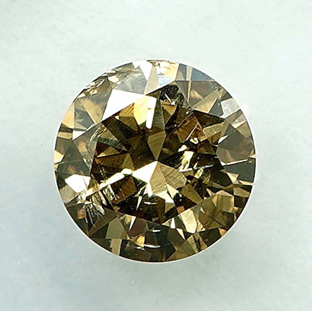 Nincs minimálár - 1 pcs Gyémánt  (Természetes színű)  - 0.52 ct - Kerek - Fancy Barnás Sárga - I2 - Nemzetközi Gemmológiai Intézet (IGI) #1.0