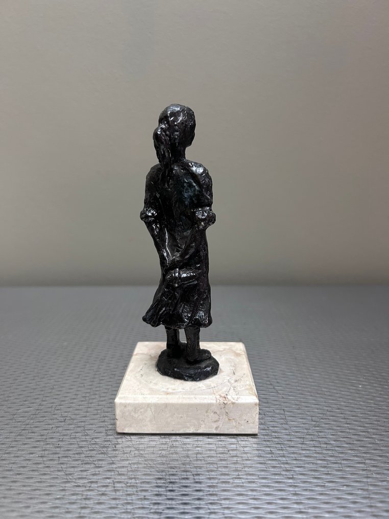 Corry Ammerlaan - Statuetta - Meisje met pop - Bronzo #1.0