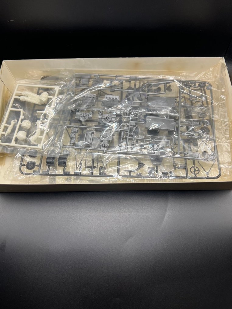 Tamiya 1:20 - Modelbouwdoos (20017) - Brabham BT50 BMW Turbo Grand Prix Collection No. 17 Display Model #3.2