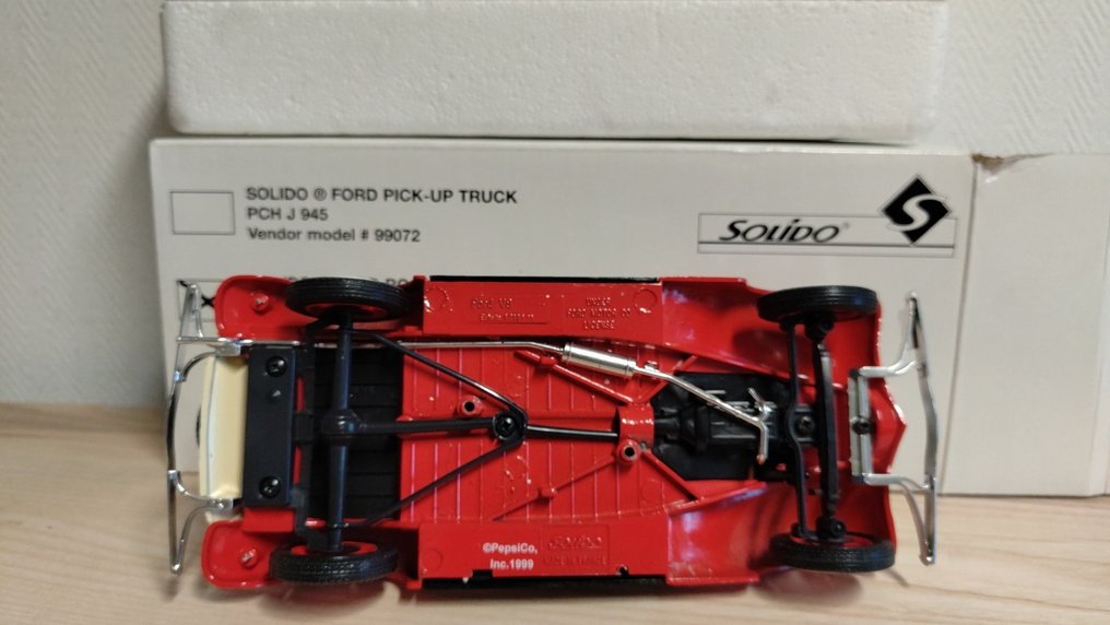 Solido 1:18 - Machetă mașină - FORD ROASTER PESPI COLA #2.1